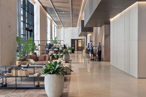 Alquiler Vacacional - Stylish 1BR on 25th Floor • Skyline Views, Pool, Gym & Prime Downtown Stay