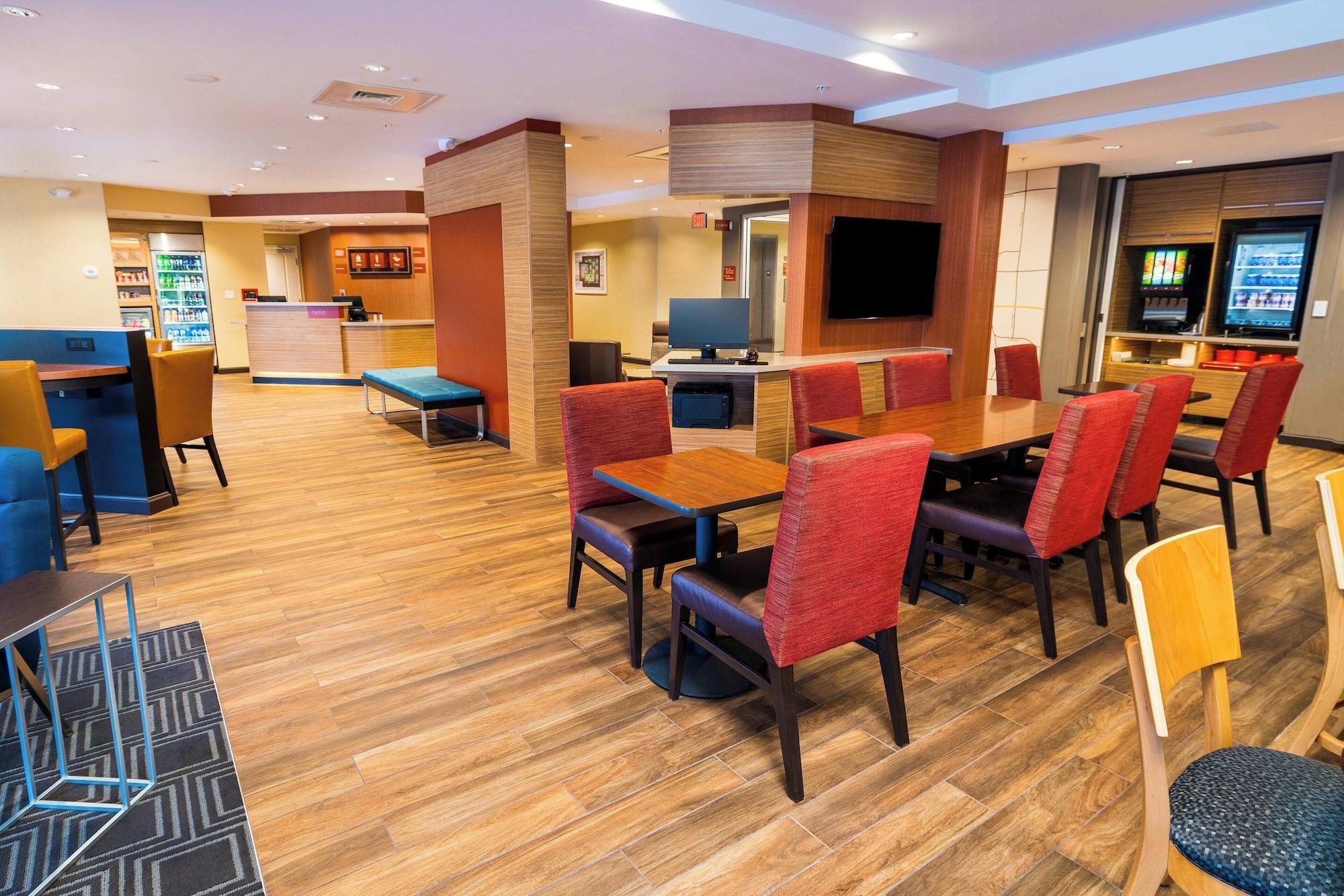 Vista Lobby TownePlace Suites By Marriott Las Vegas Stadium District