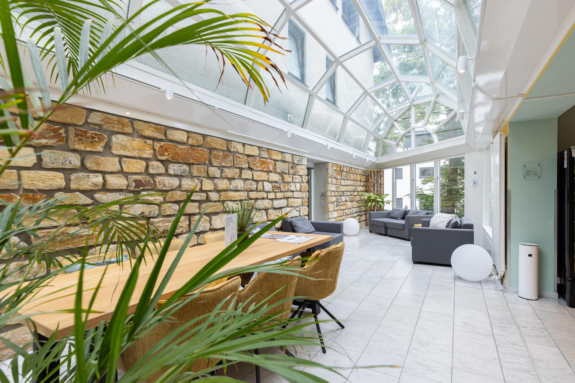 Vista Lobby Garner Hotel Cologne East by IHG