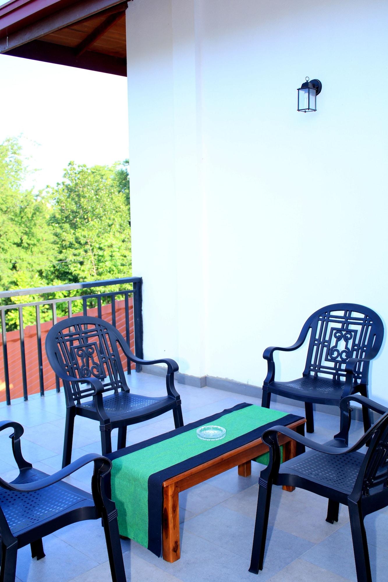Vista Lobby Seasons Villa