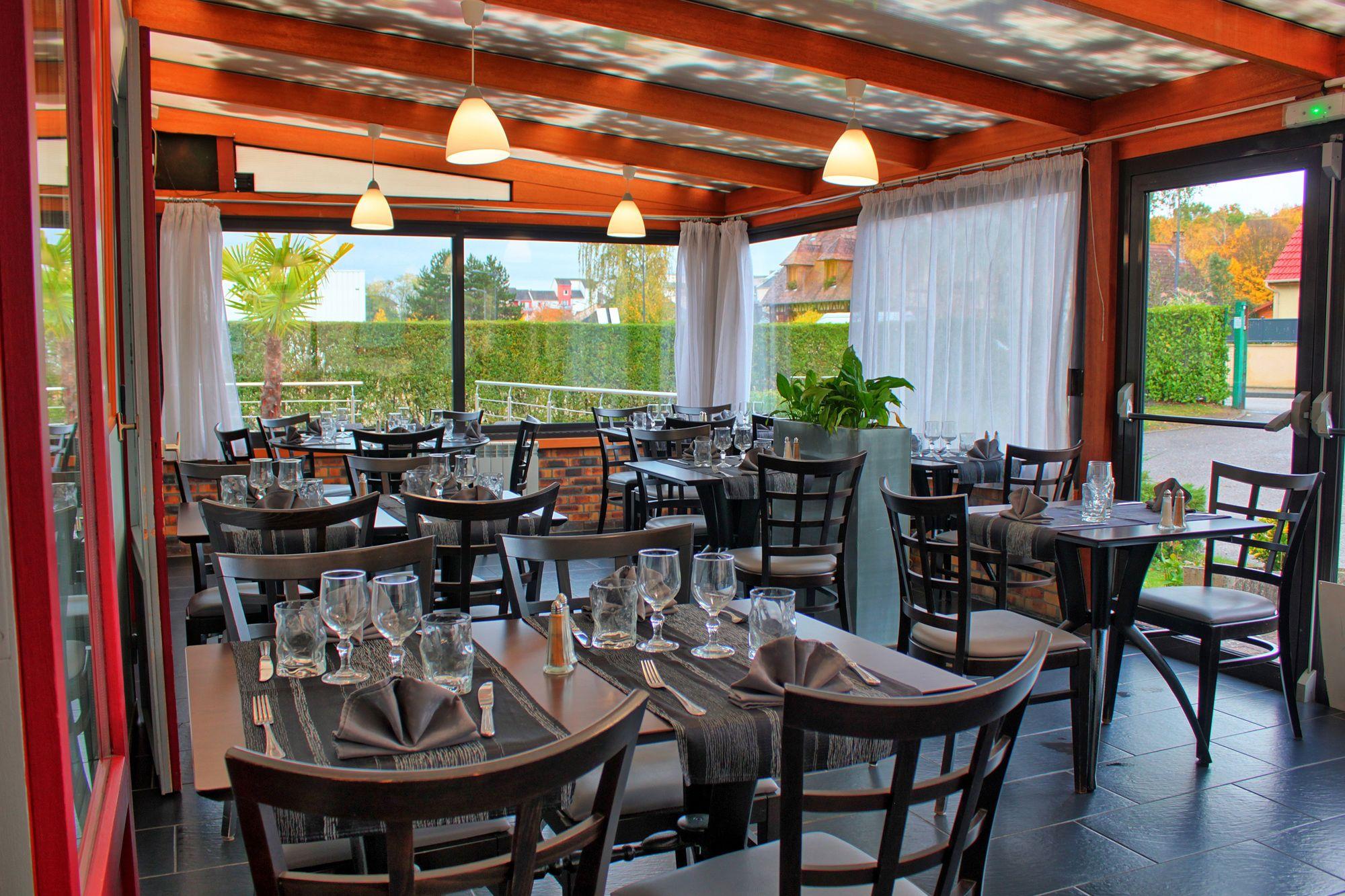 Restaurant Contact Hotel Le Seino Marin