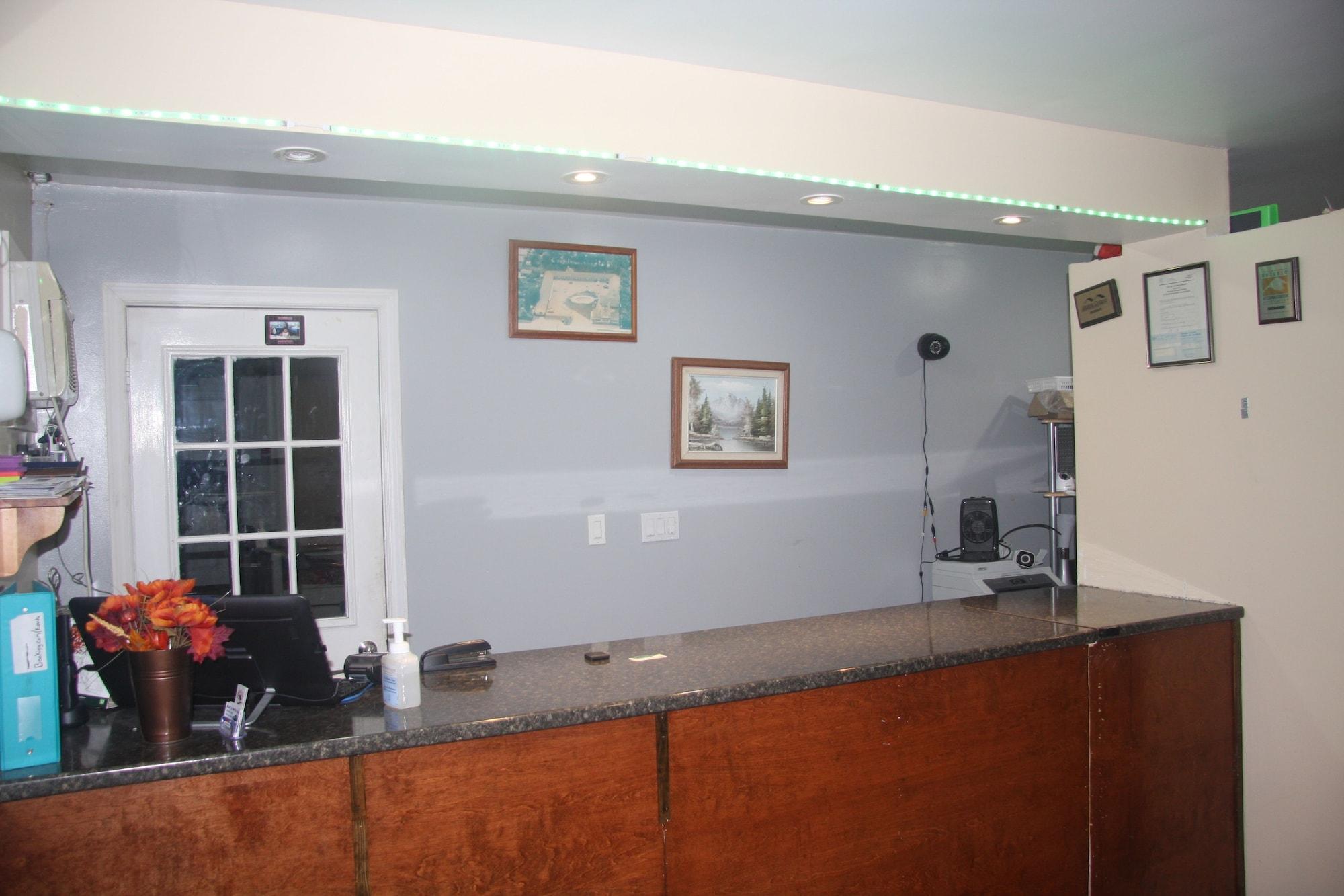 Vista Lobby American Plaza Motel