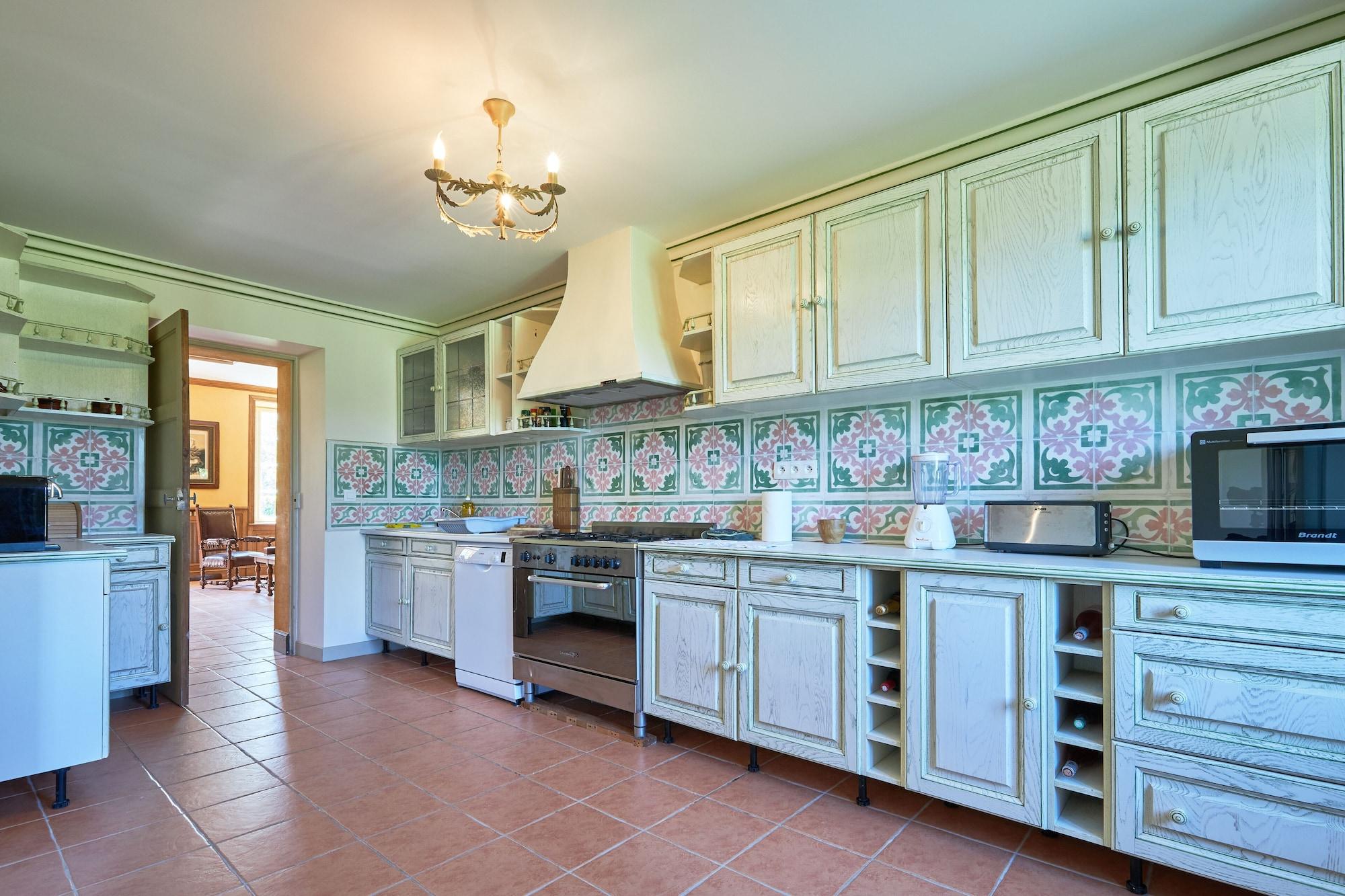 Varios Manoir de Lormel
