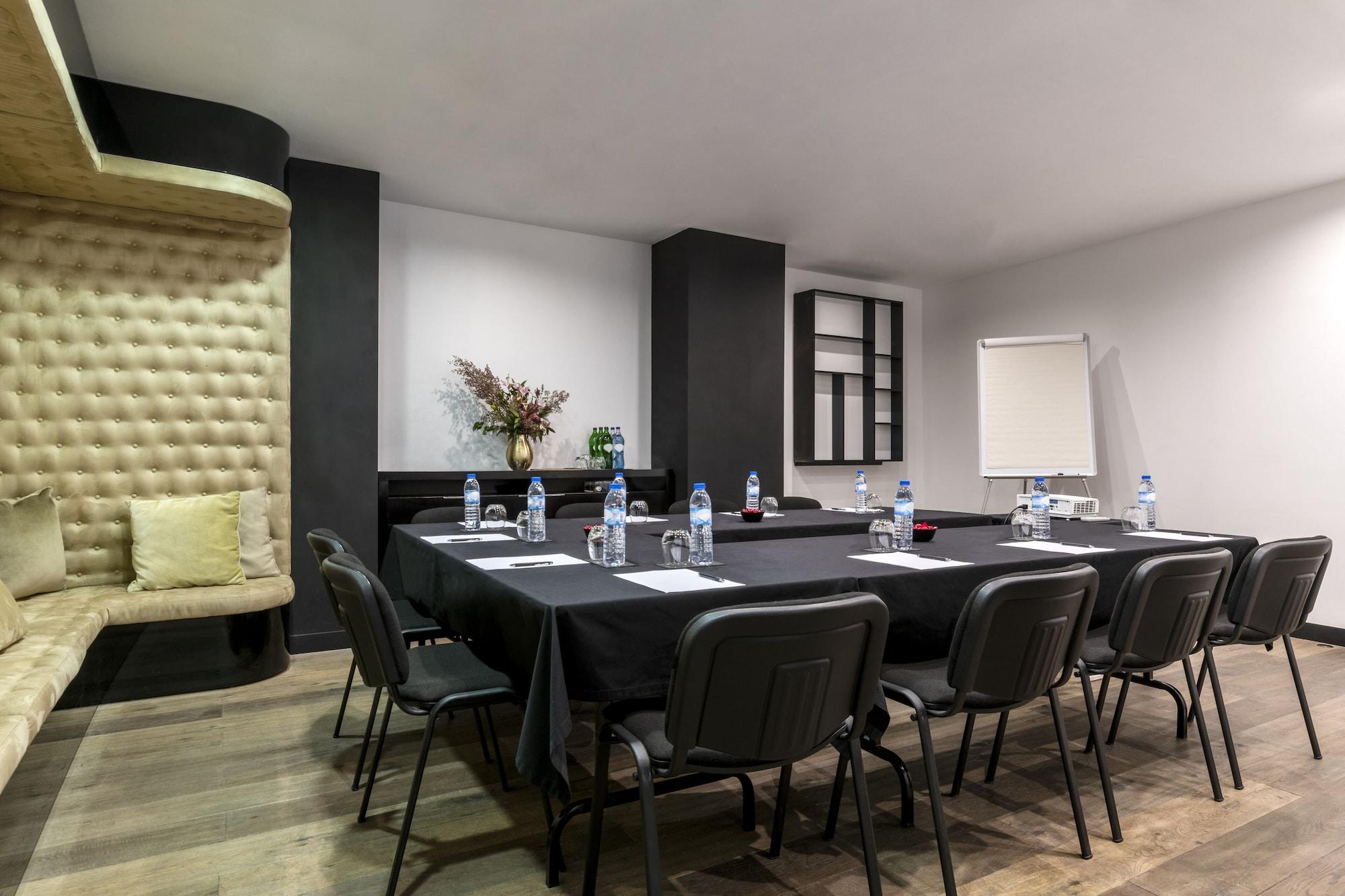 Sala de Reuniones 9Hotel Mercy