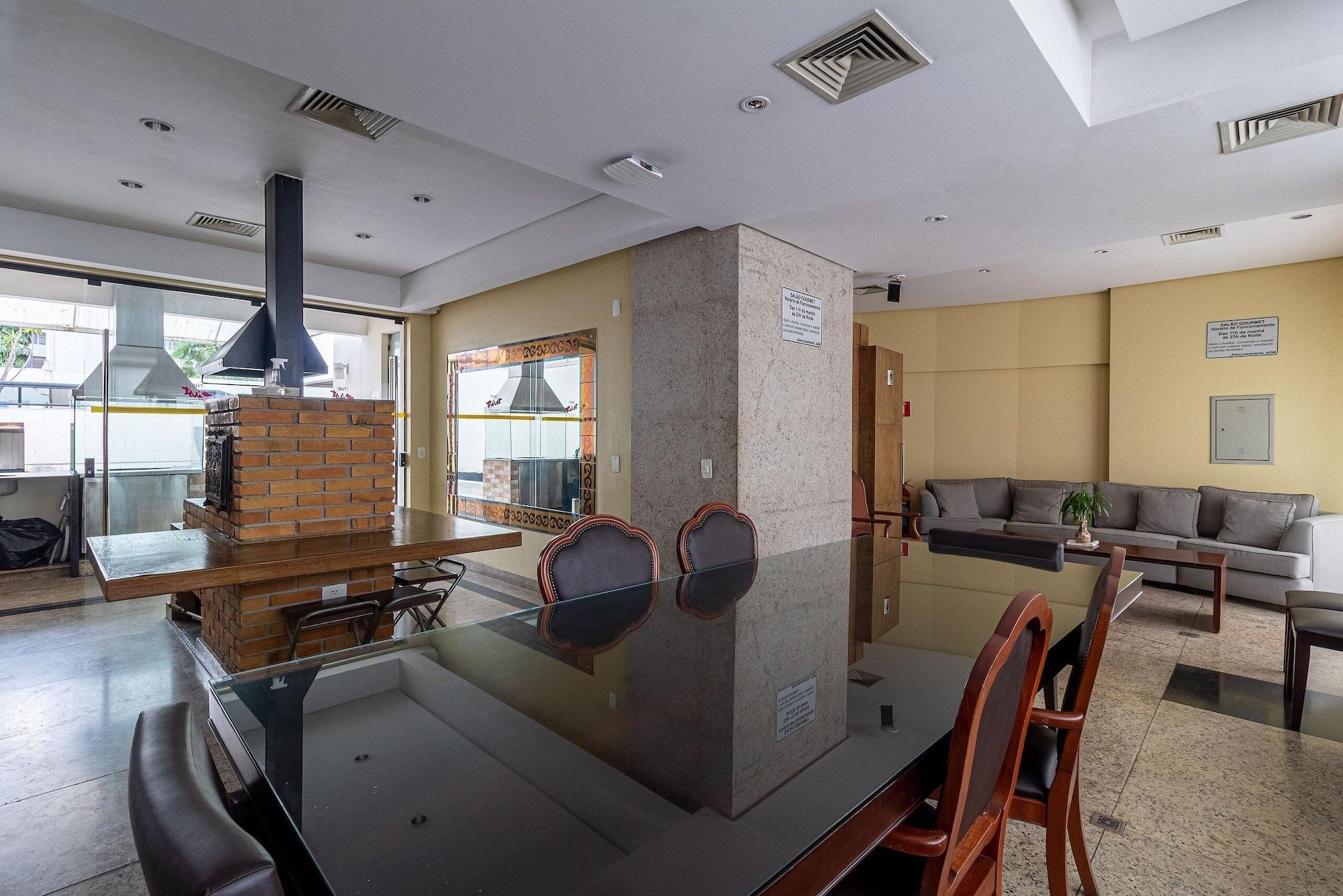 Restaurant LFLATS no The First Free Flex Residence