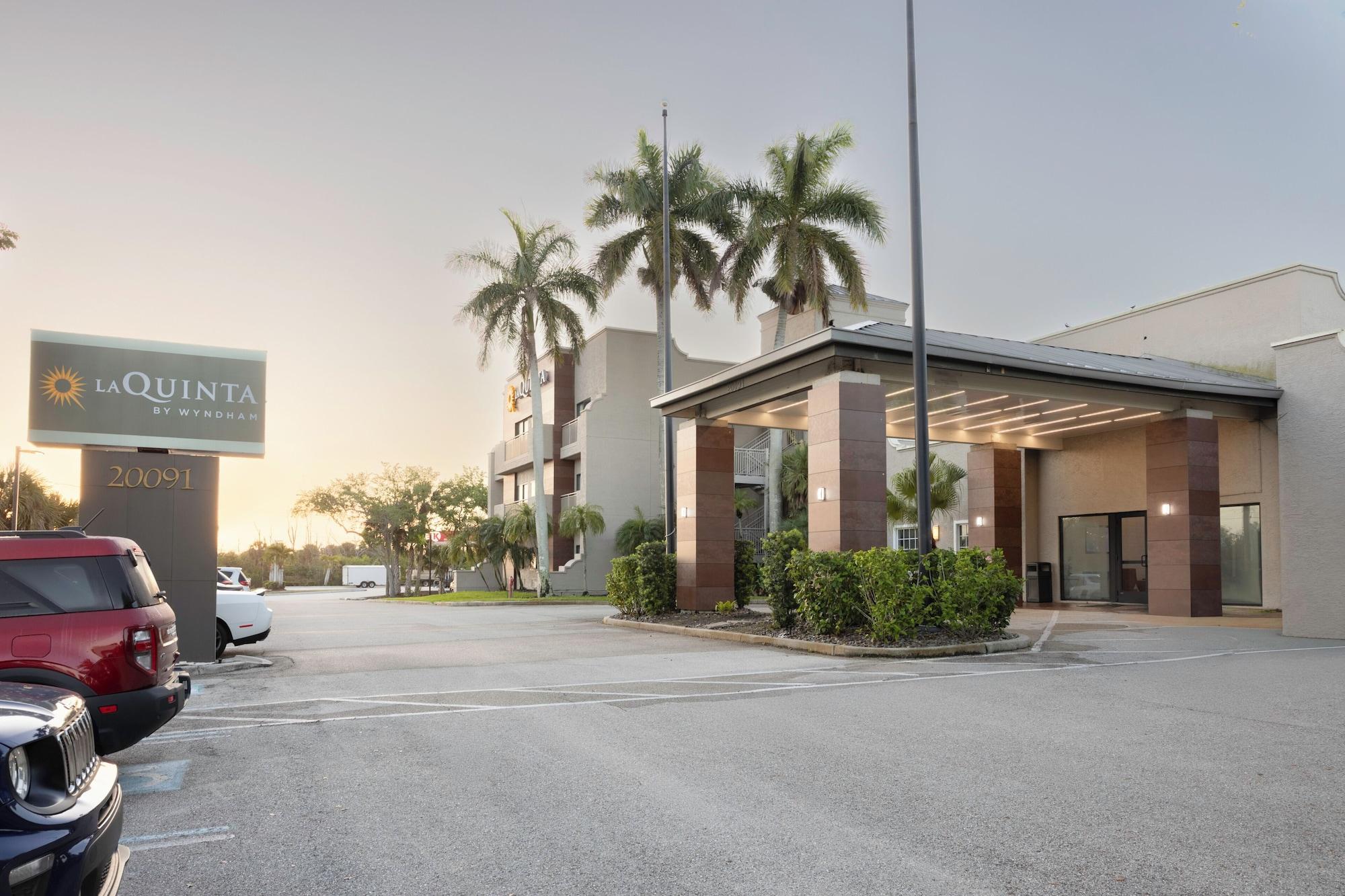 Varios La Quinta Inn & Suites by Wyndham Ft. Myers-Sanibel Gateway