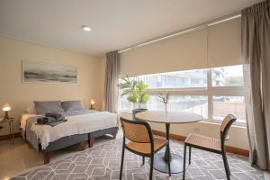 Arriendo temporal - Discover the Charm of Las Condes in this Studio