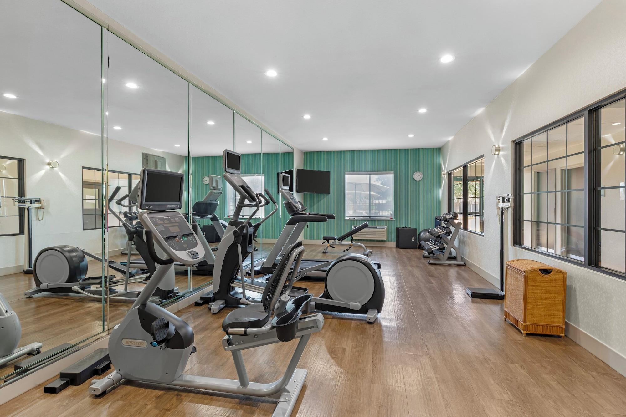 Gimnasio Holiday Inn Express Hotel & Suites Fairfield - North by IHG
