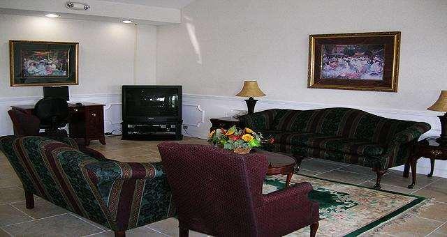 Vista Lobby Jameson Inn Perry