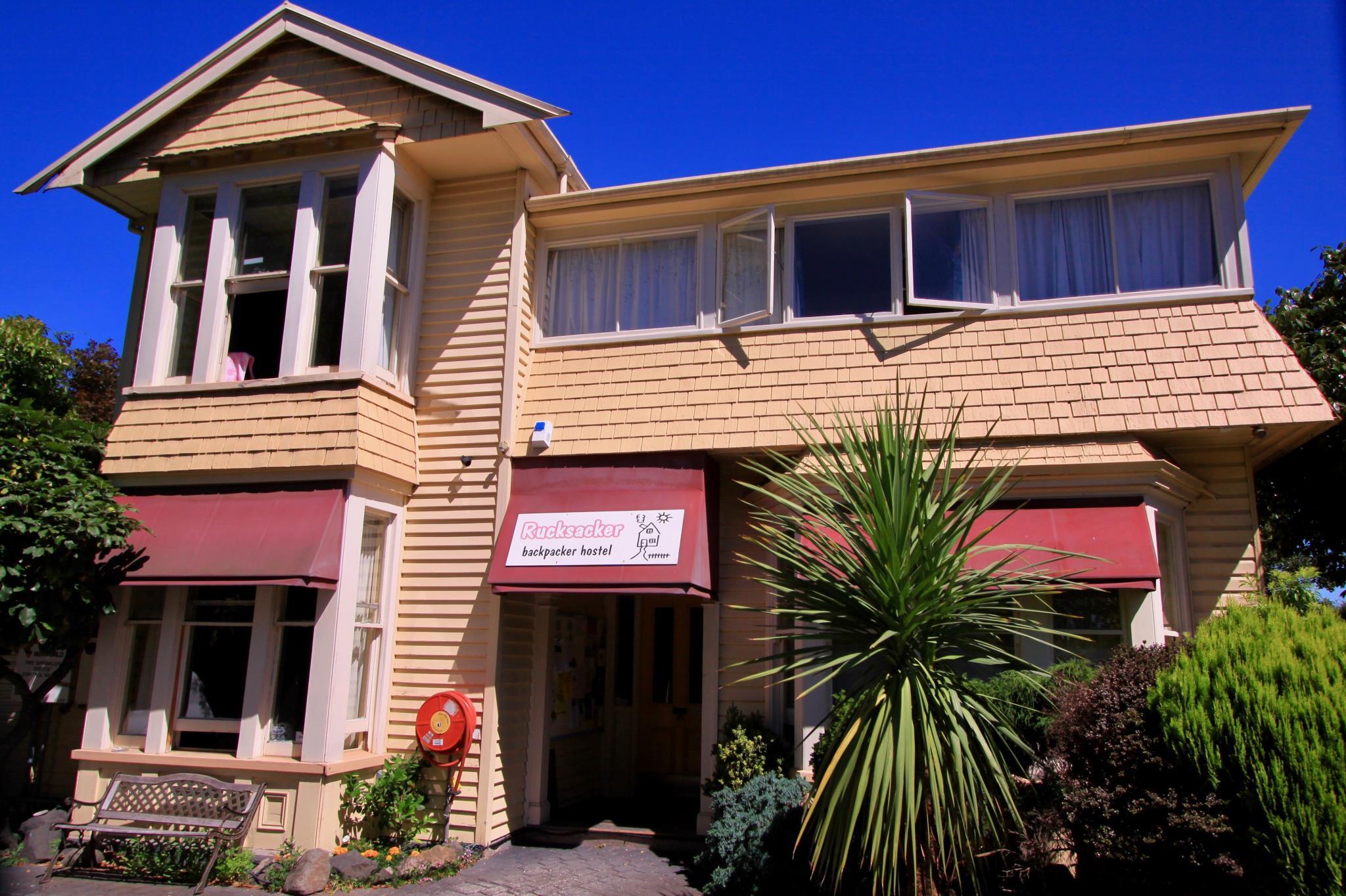Varios Rucksacker Backpacker Hostel