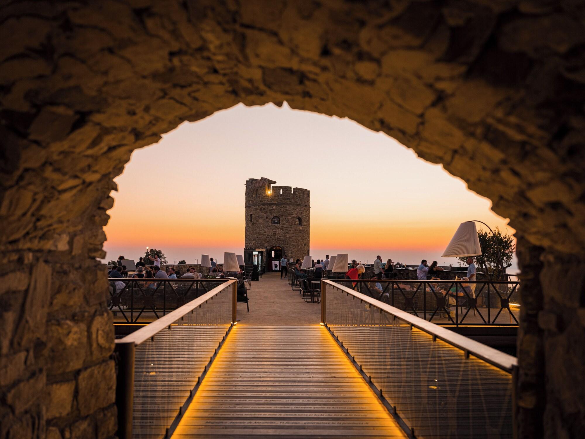 Bar/Salón Castello di Rocca Cilento