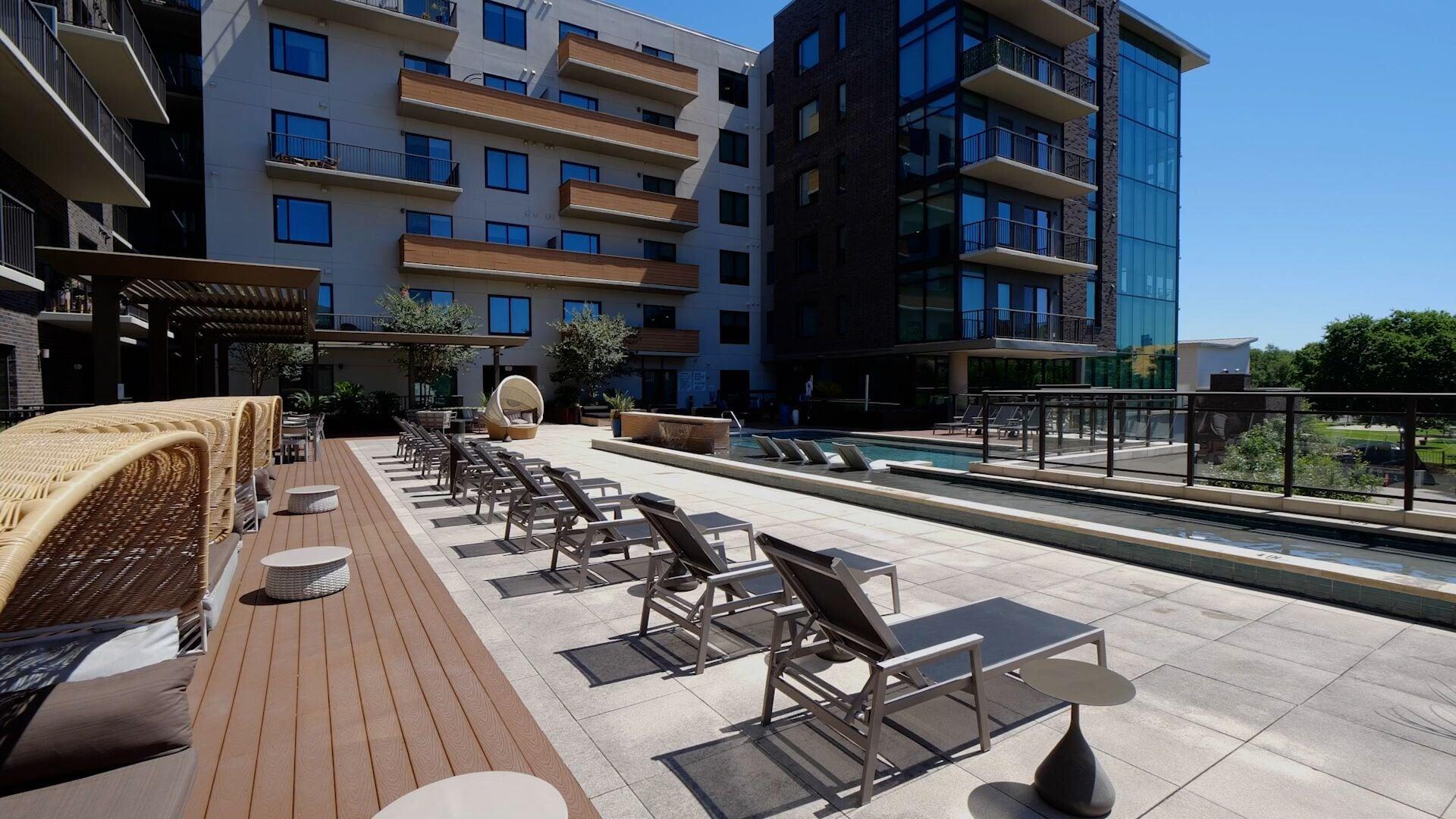 Vista Piscina Landing Apartments Houston