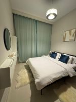 Alquiler Vacacional - Stylish 1-bedroom apartment in Business Bay. Full Burj and Canal View + Balcony