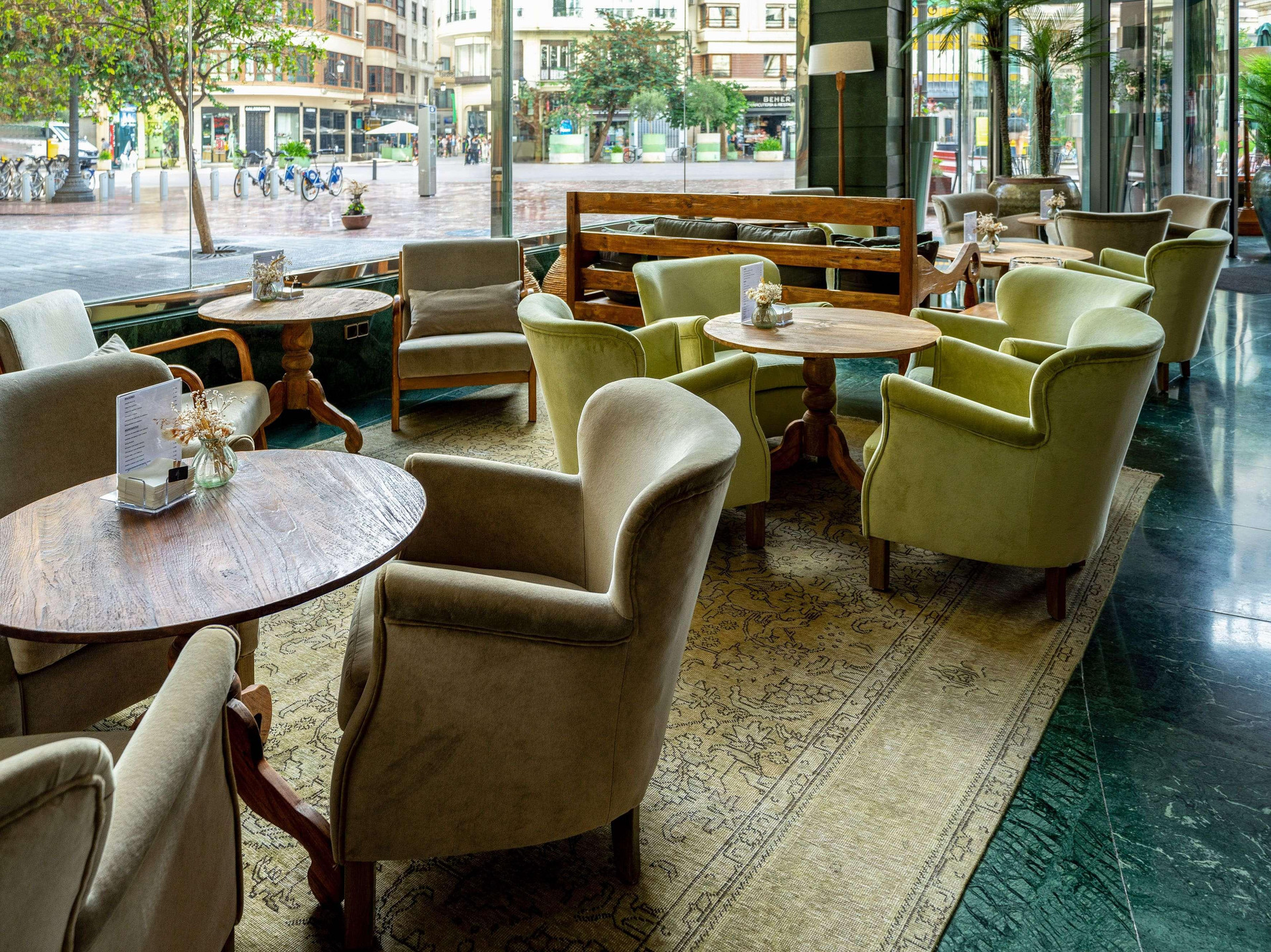 Vista Lobby Melia Plaza Valencia