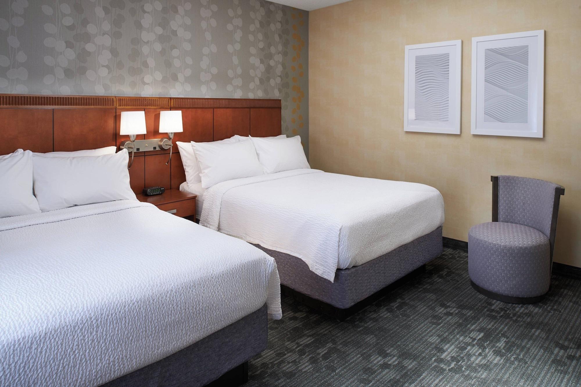 Habitación Courtyard by Marriott Detroit Dearborn