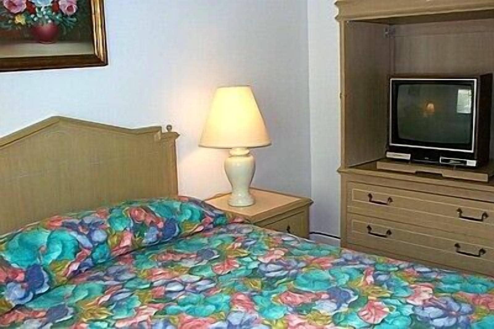 Varios Aquarius Arms Motel