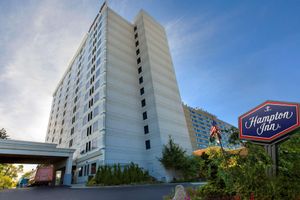 Alojamiento - Hampton Inn NY-JFK
