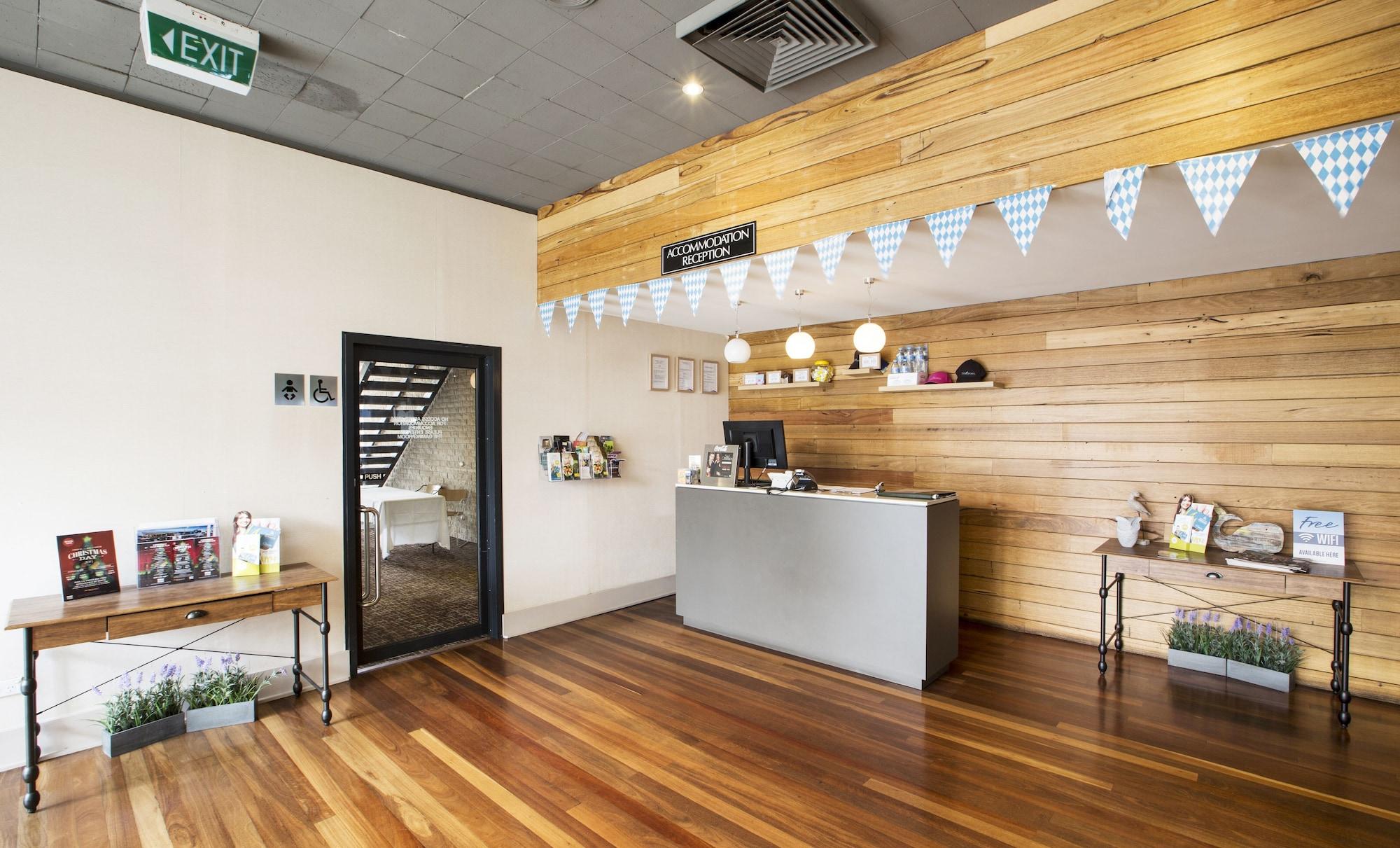 Vista Lobby Nightcap at Sandringham Hotel