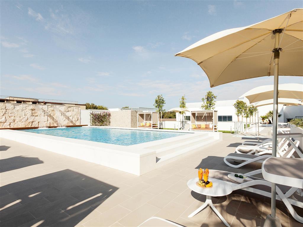 Vista Piscina Aparthotel Adagio Rome Vatican