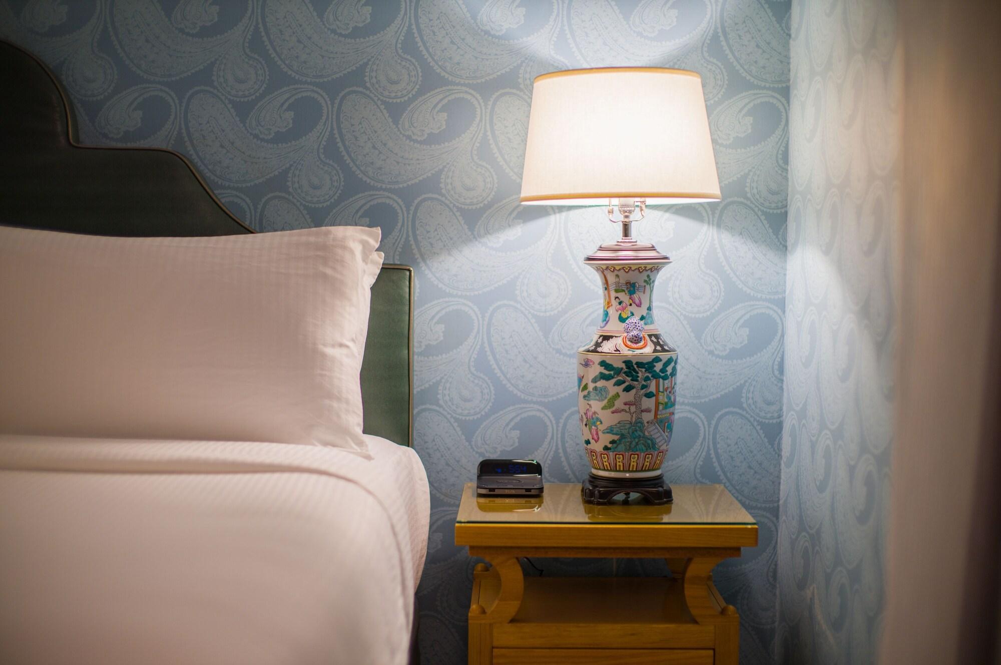 Varios Hotel Fiona