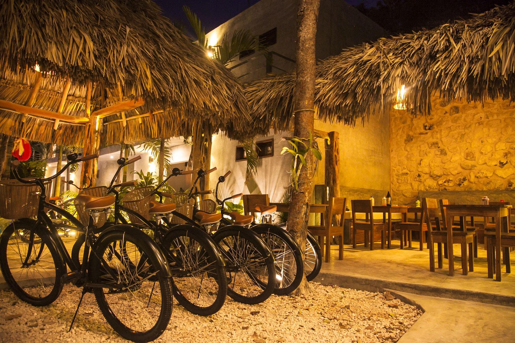 Varios Solera Tulum with Pool