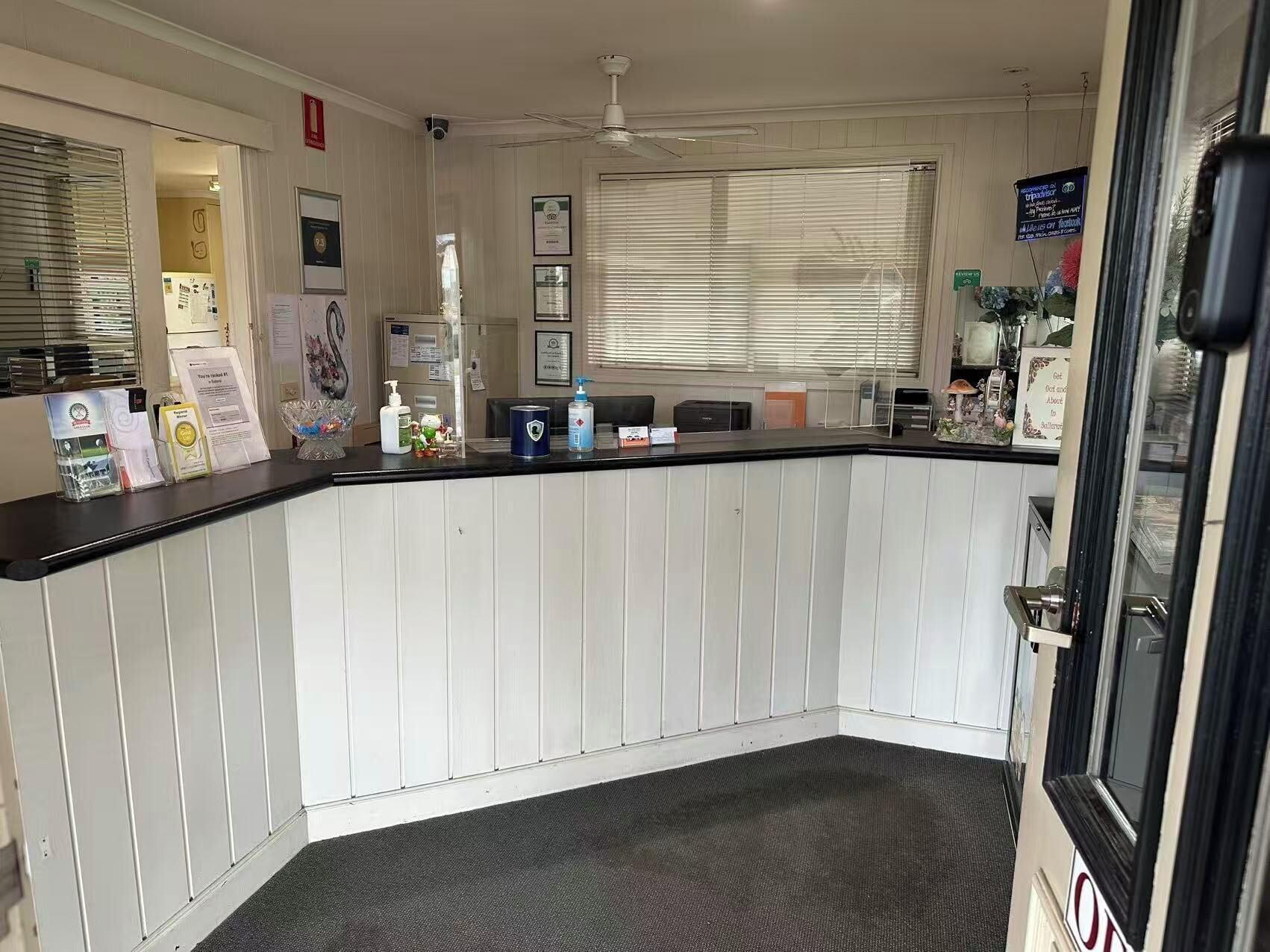 Vista Lobby Begonia City Motor Inn