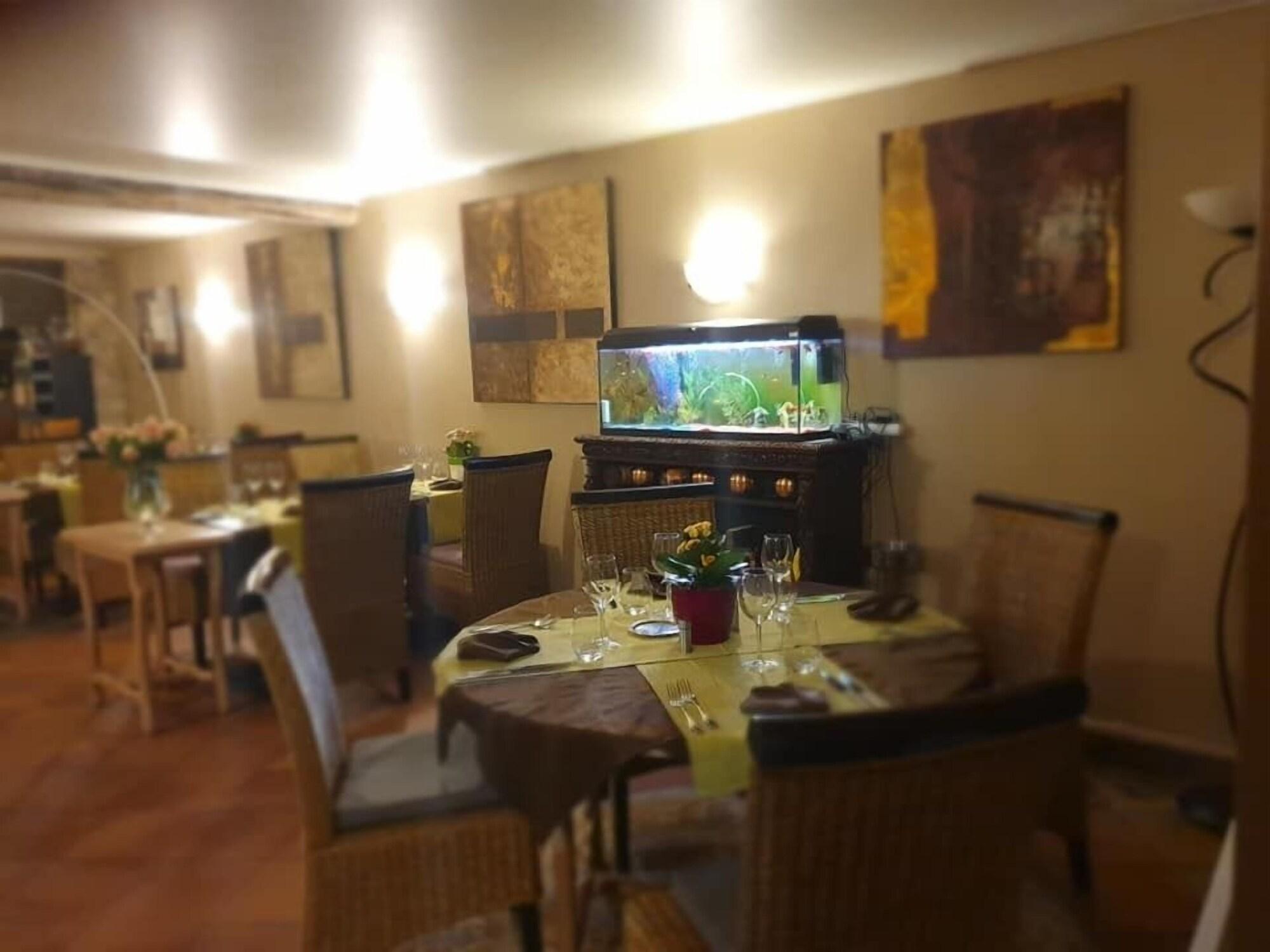Restaurant L'Hostellerie De La Rivière