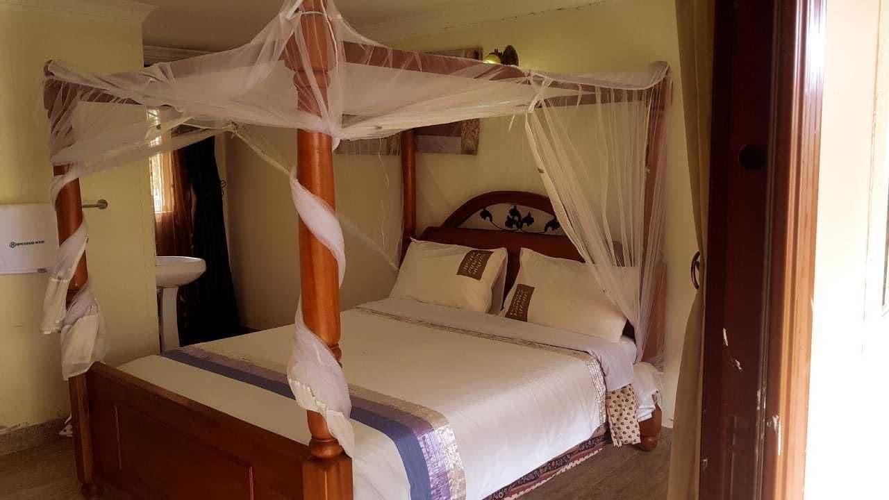 Varios Hippo Safaris Resort