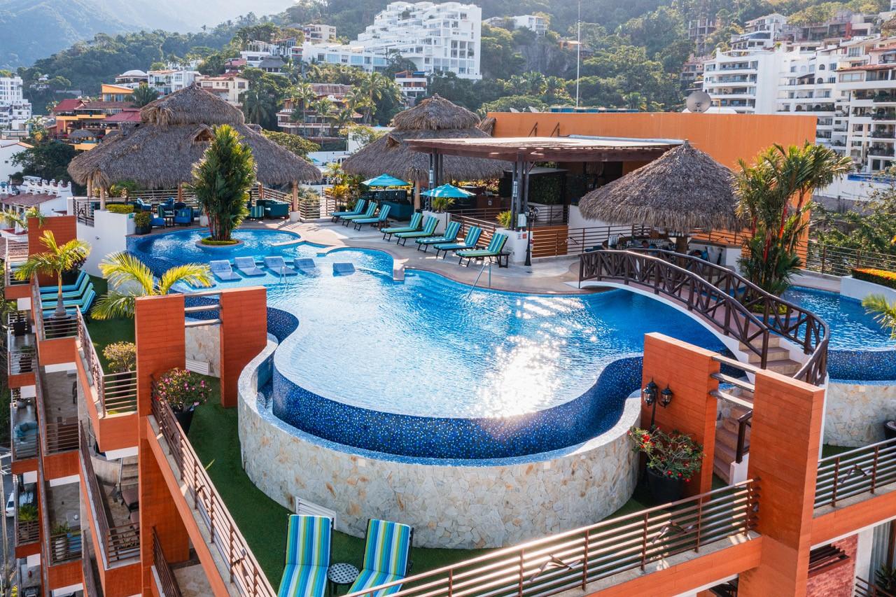 Vista Exterior Pinnacle Resorts 220