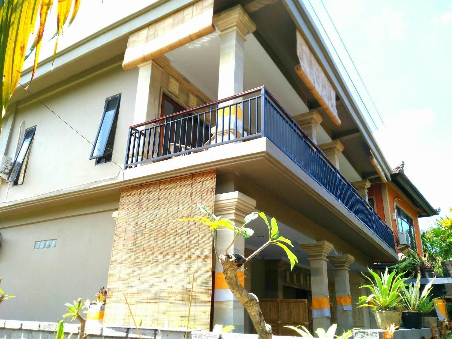Vista Exterior Qiul Guest House