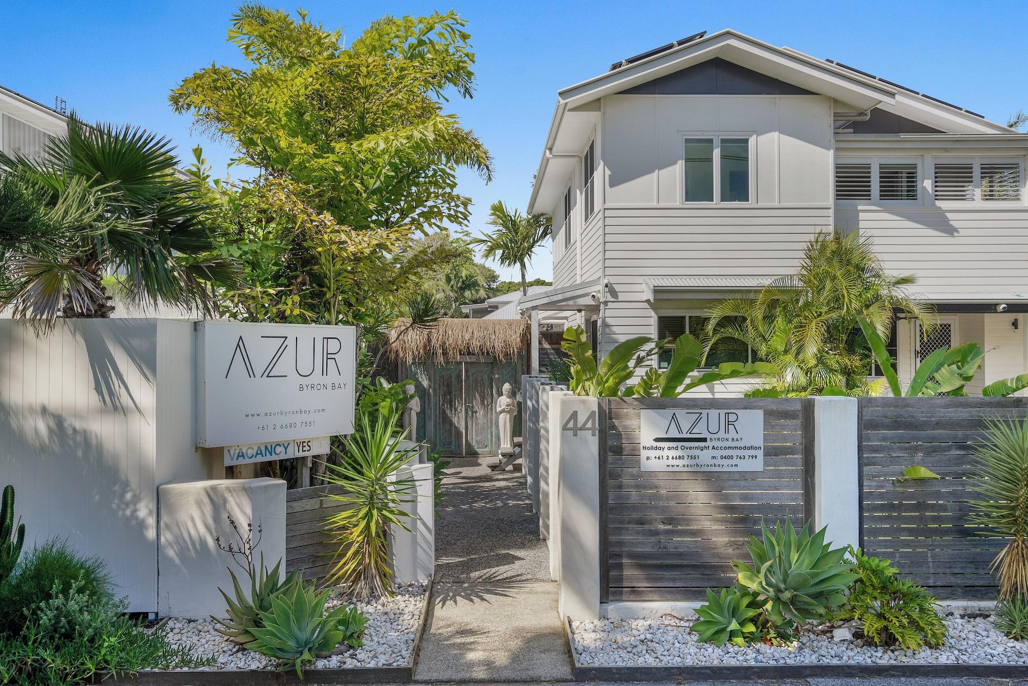 Varios Azur Byron Bay