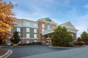 Alojamiento - Holiday Inn Express Hotel & Suites Greensboro Airport Area by IHG