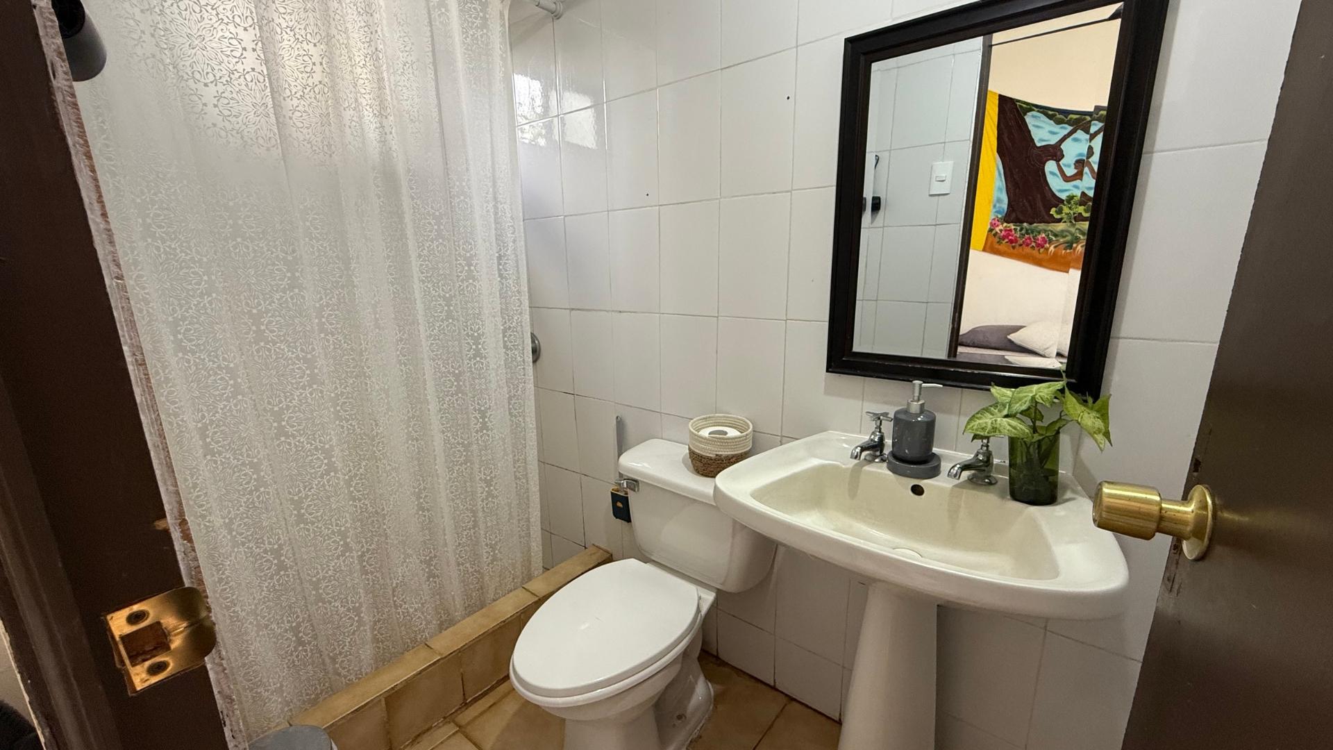 Baño Hostal Vaianny