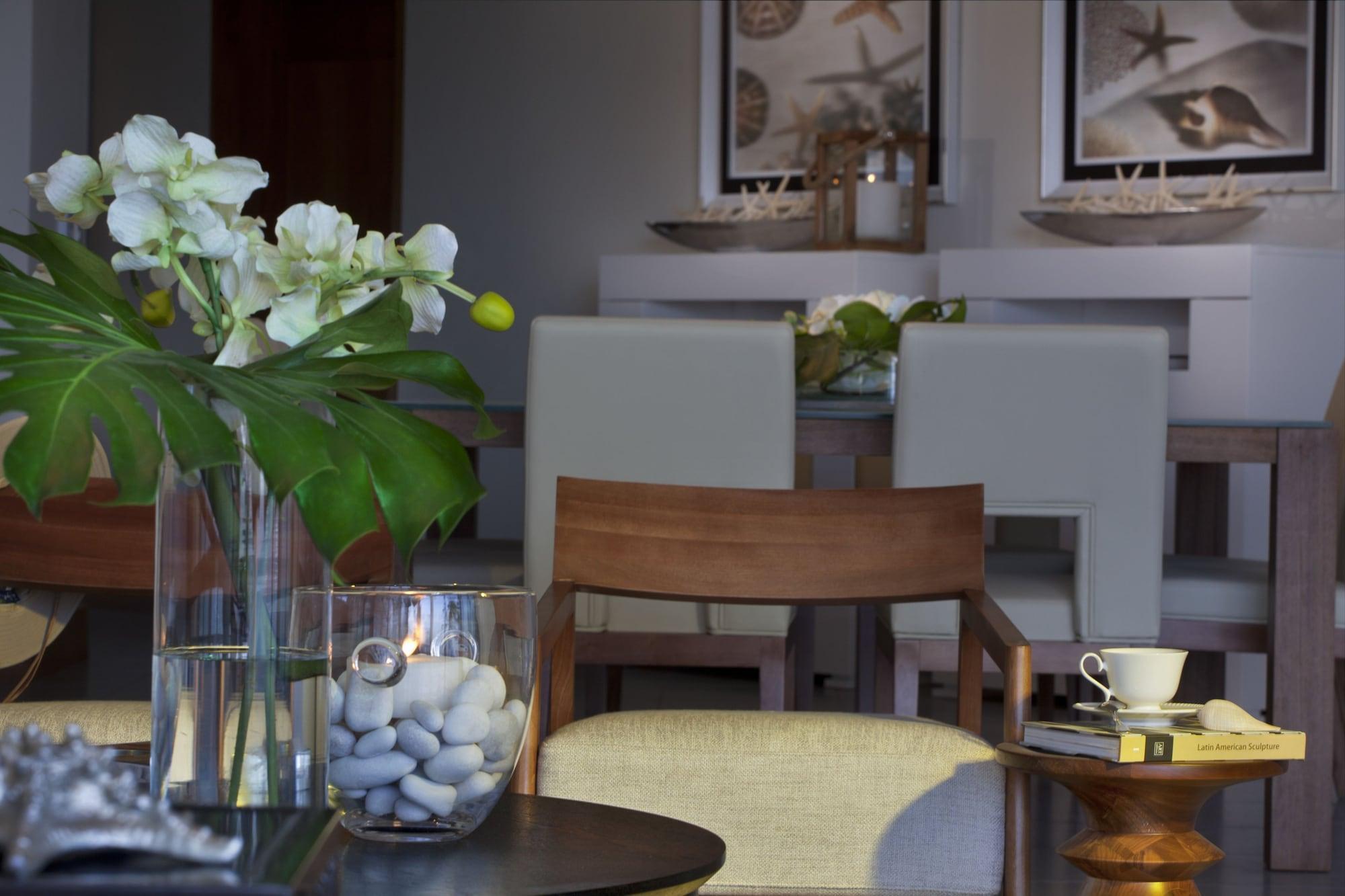 Vista Lobby Ultravioleta Boutique Residences