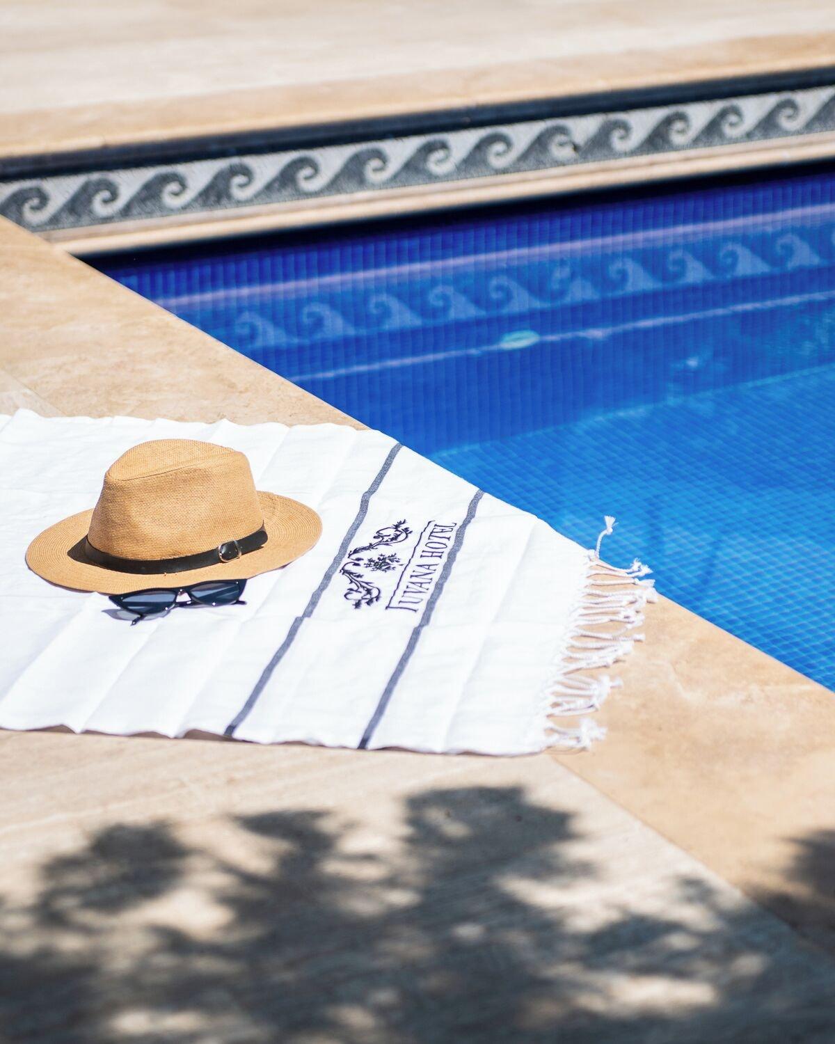 Vista Piscina Tuvana Hotel - Special Class