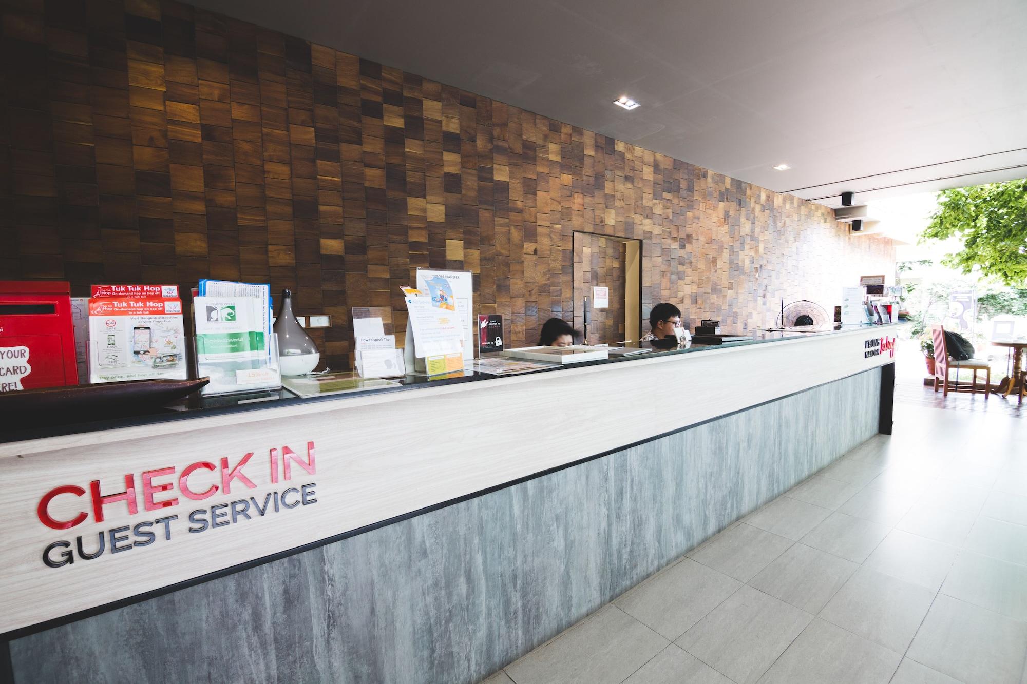 Vista Lobby Feung Nakorn Balcony Rooms and Cafe