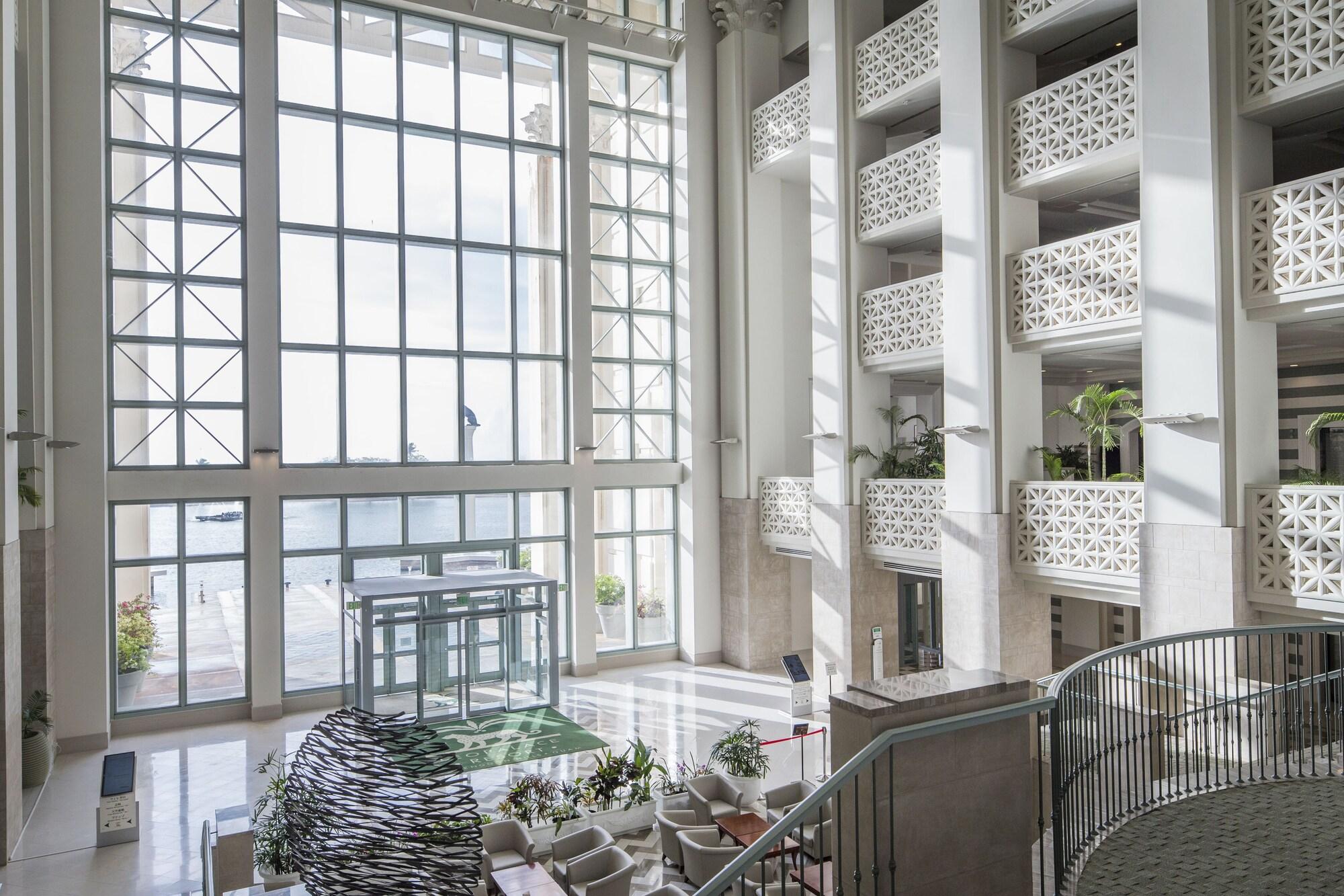 Vista Lobby Leopalace Resort Guam