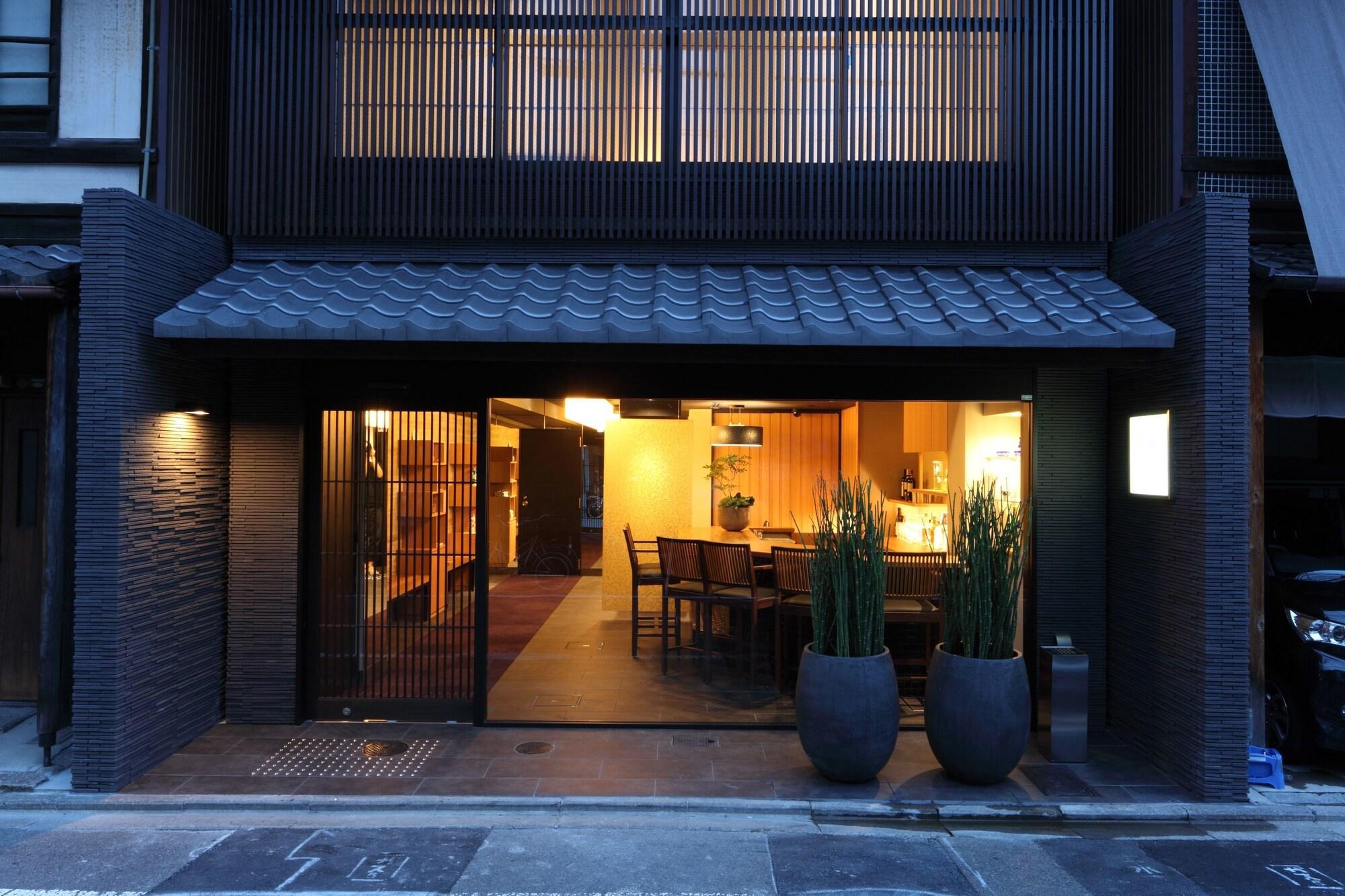 Vista Exterior Grace Villa Nijo Castle