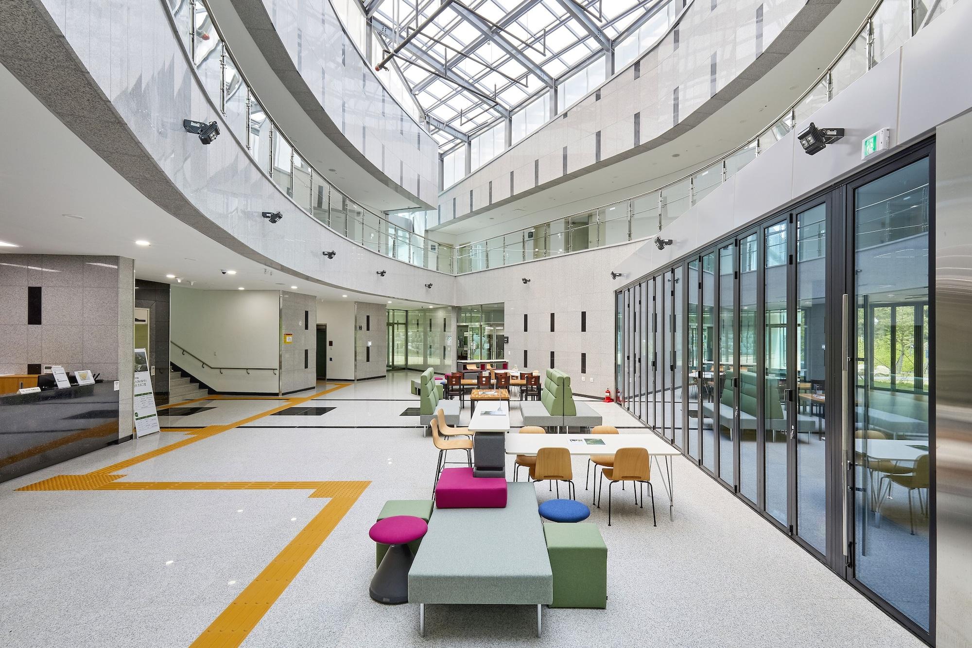 Vista Lobby Geumgangsong Ecorium