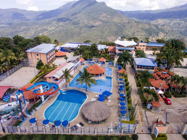 Vista Exterior Hotel Chinauta Real
