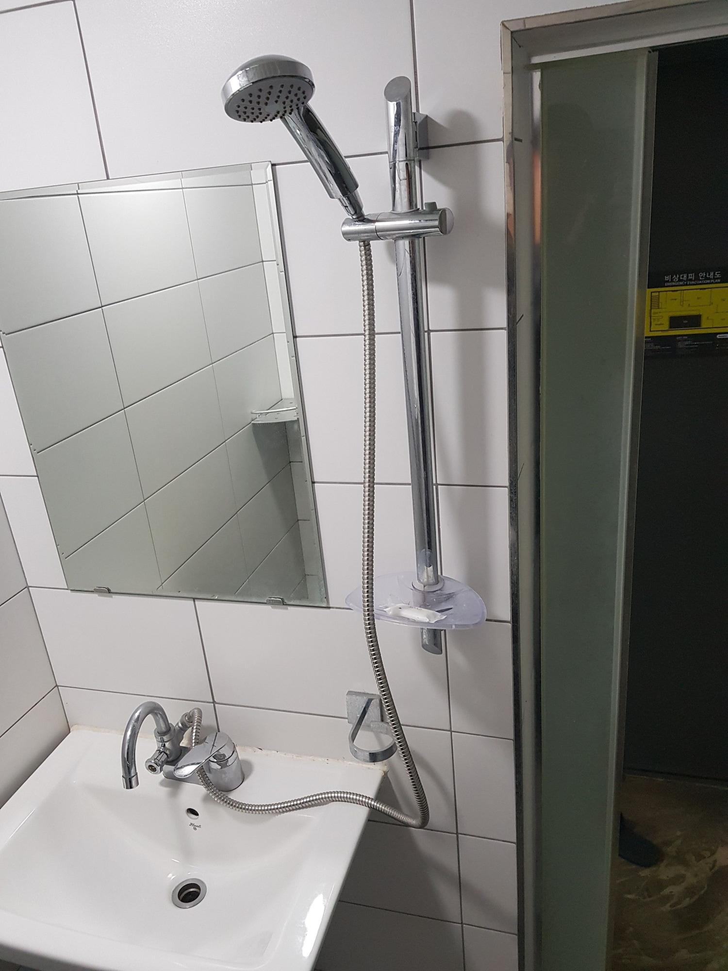 Equipamiento de Habitación K-Guesthouse Dongdaemun Premium 2