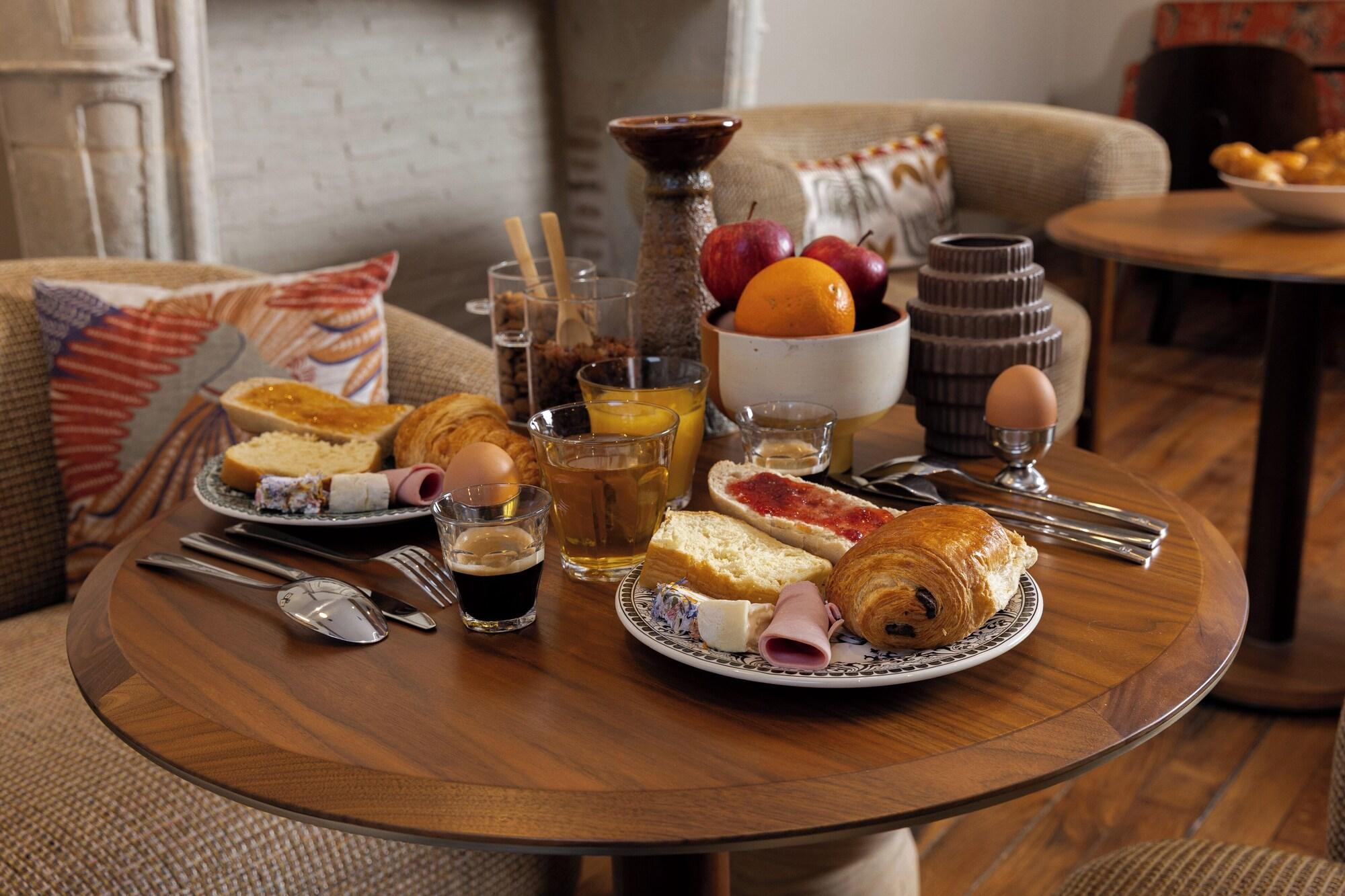 Restaurant Hôtel Cloître - Entrée autonome, réception en ligne - Encore Mieux