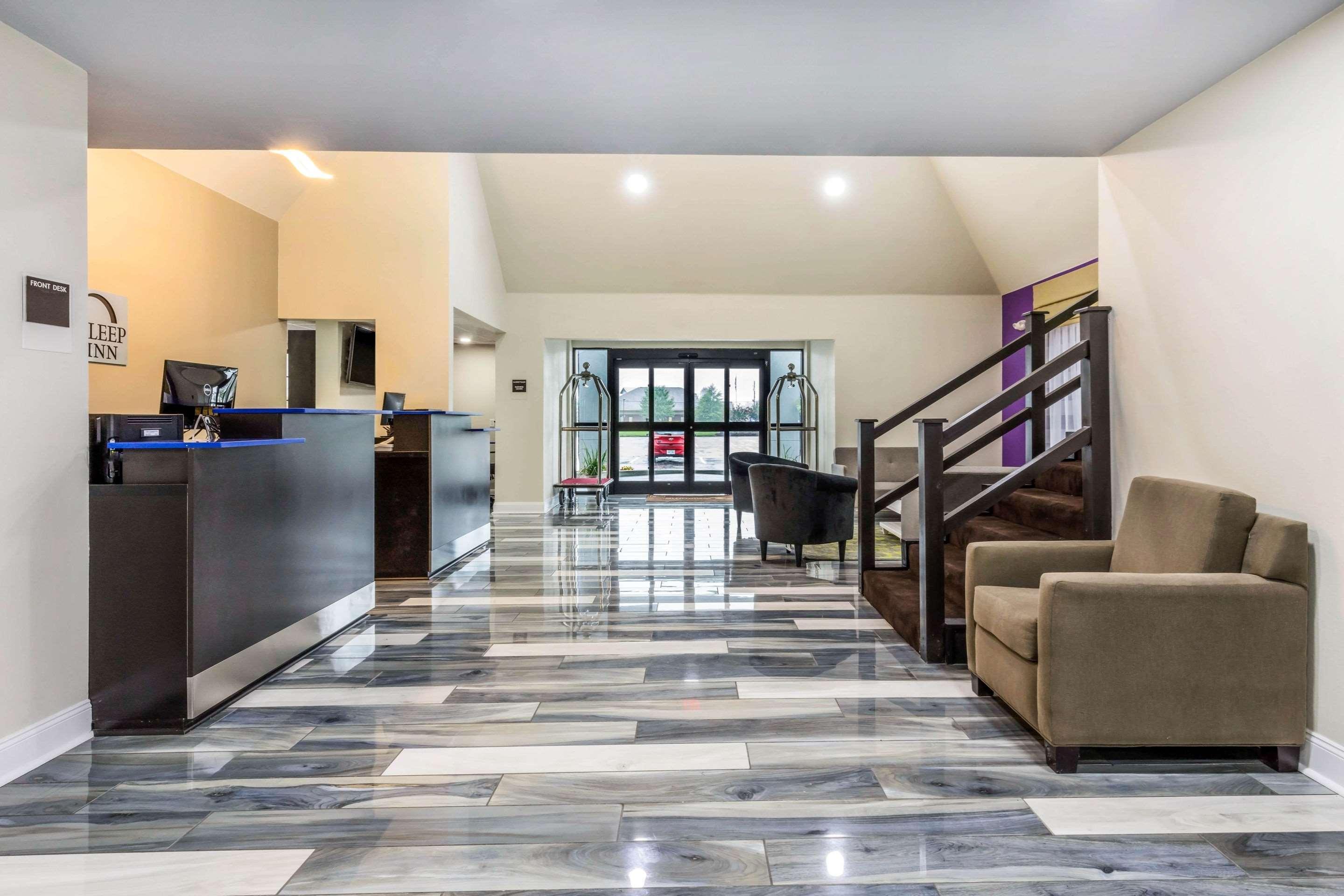 Vista Lobby Travelodge by Wyndham Flowood