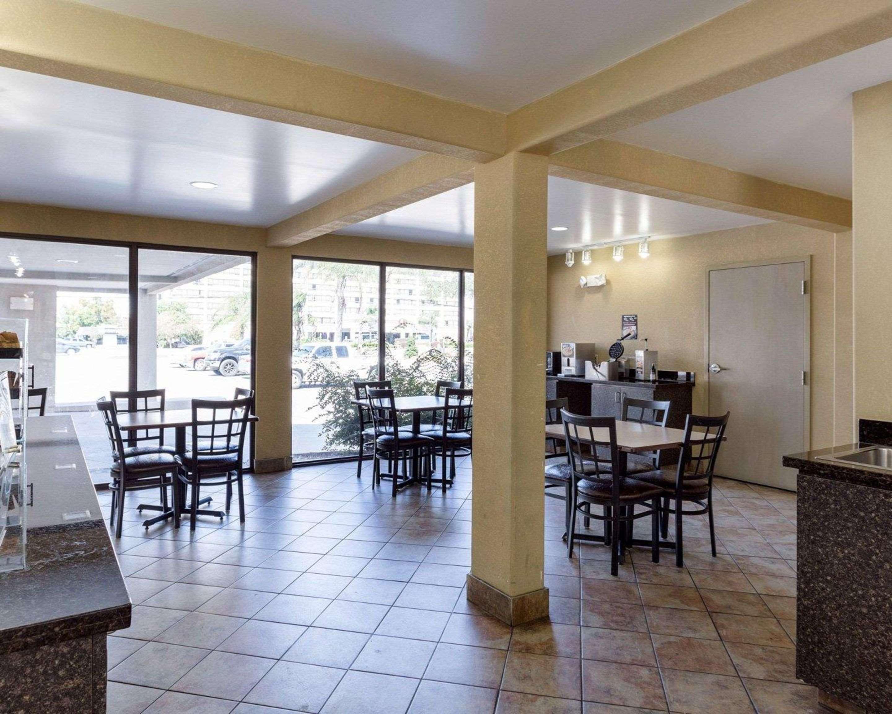 Restaurant Red Roof Inn Kenner – New Orleans Airport NE