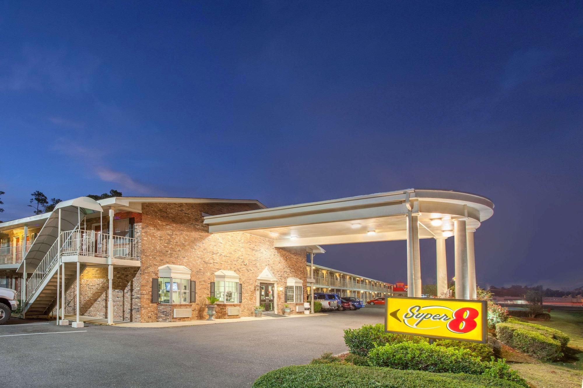 Vista Exterior Super 8 by Wyndham Monroe West