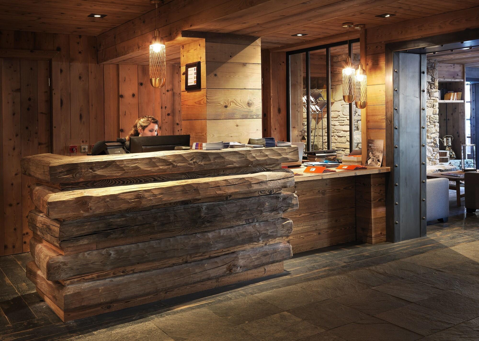 Vista Lobby Le M de Megève