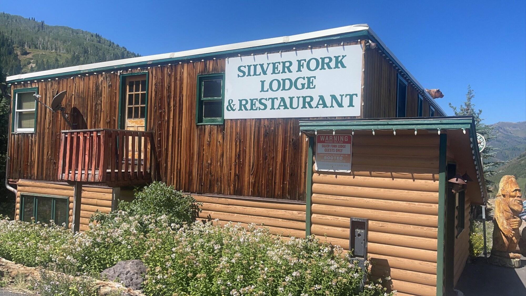 Vista Exterior Silver Fork Lodge and Restaurant