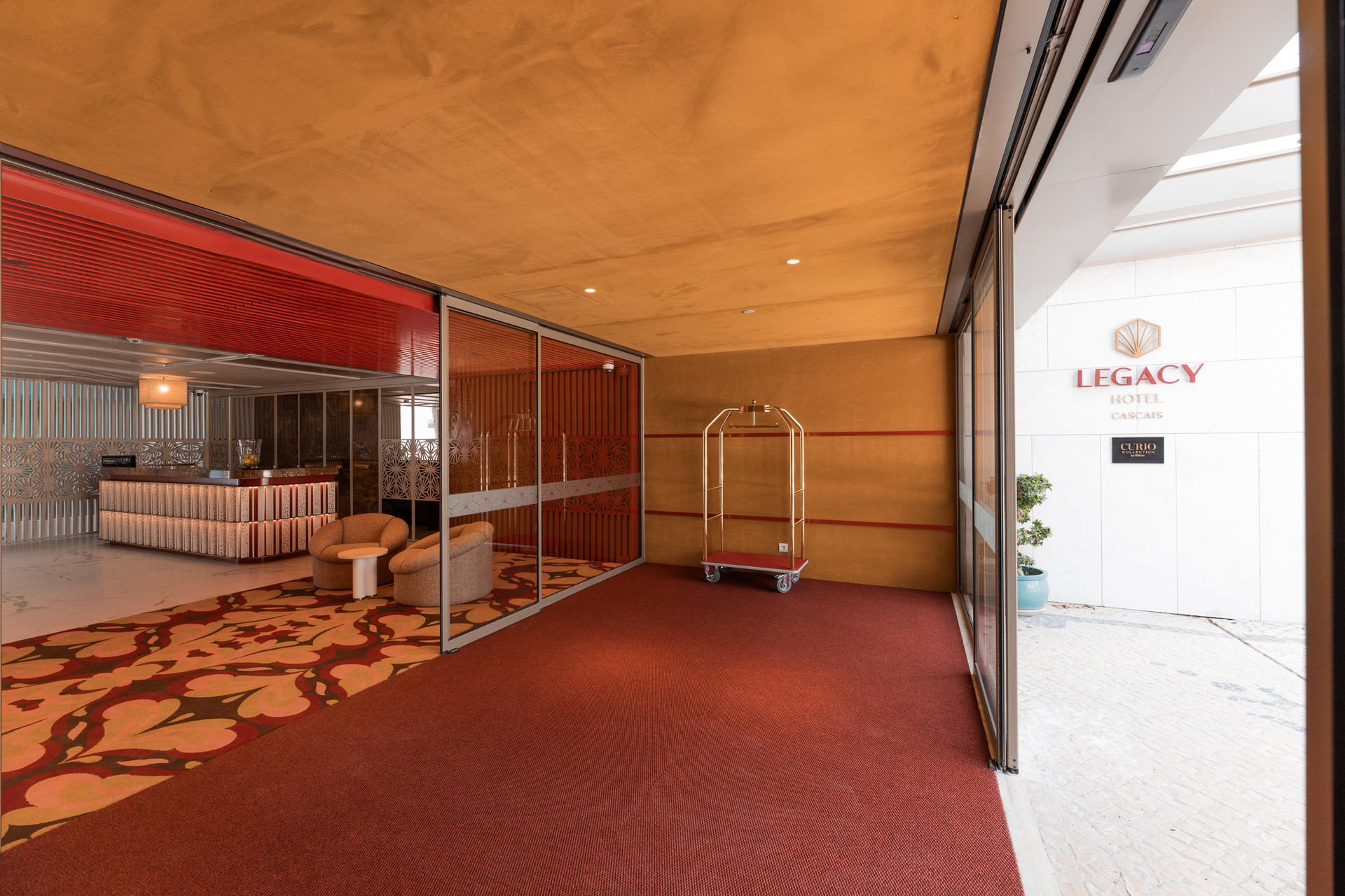 Vista Lobby Legacy Hotel Cascais, Curio Collection By Hilton