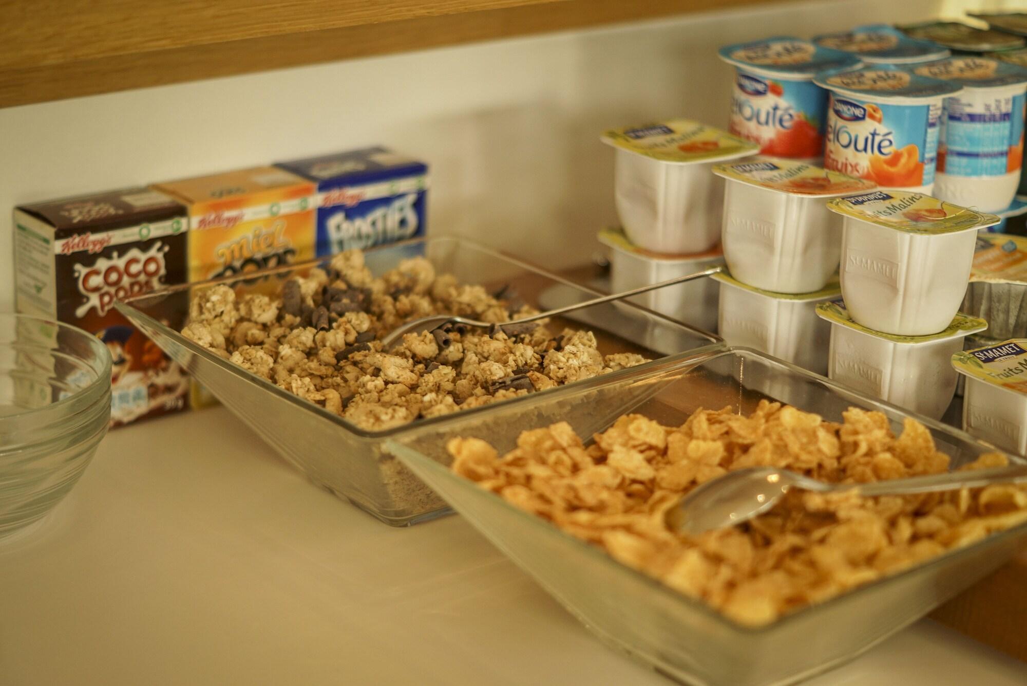 Restaurant H24 HOTEL Le Mans