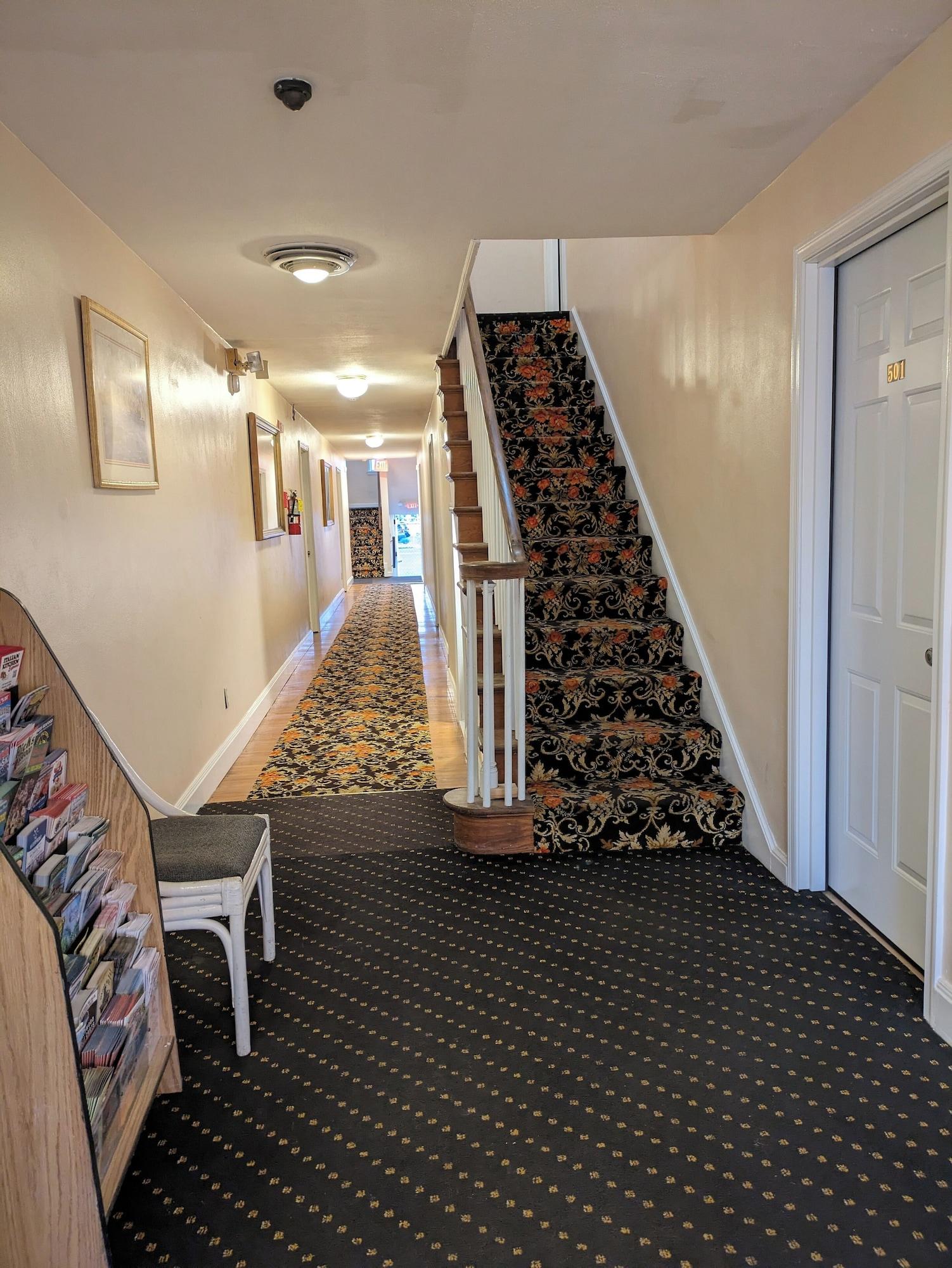 Vista Lobby Clarem Happy Days Inn